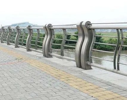 桥梁护栏